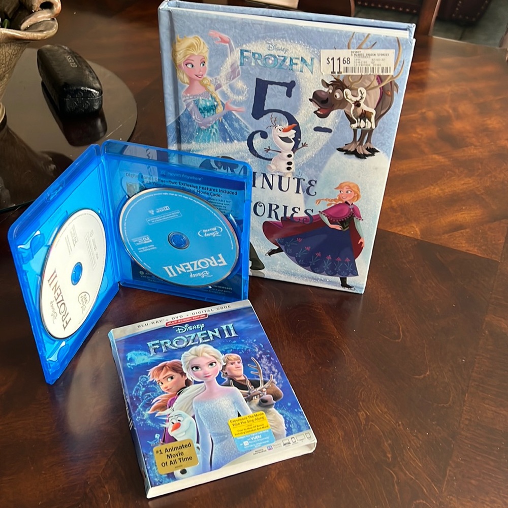 Frozen 5 minutes story book,Disney Frozen 2 blue ray and digital code dvd 📀